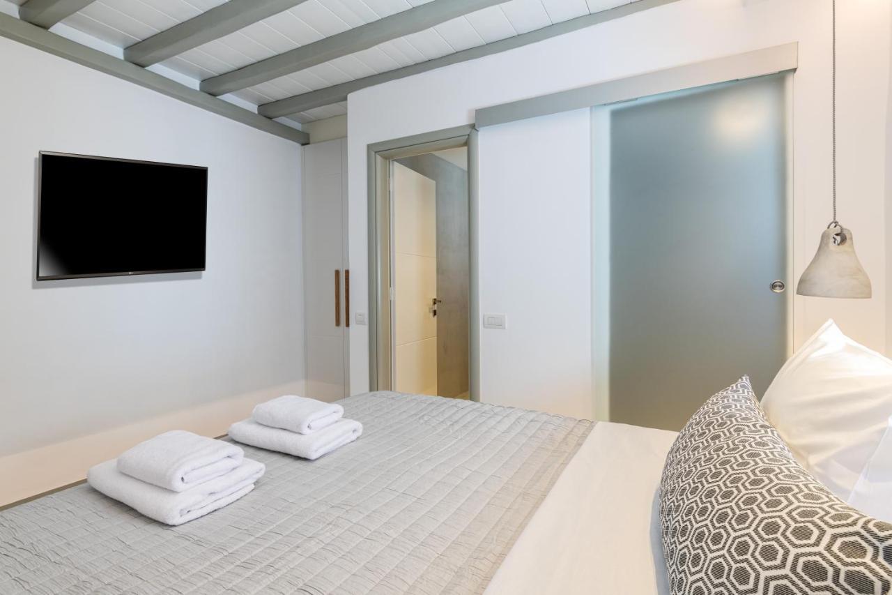 In Mykonos - 6 Bedroom - 1km From - Infinity Pool - Sunset View Pousada Mykonos Town